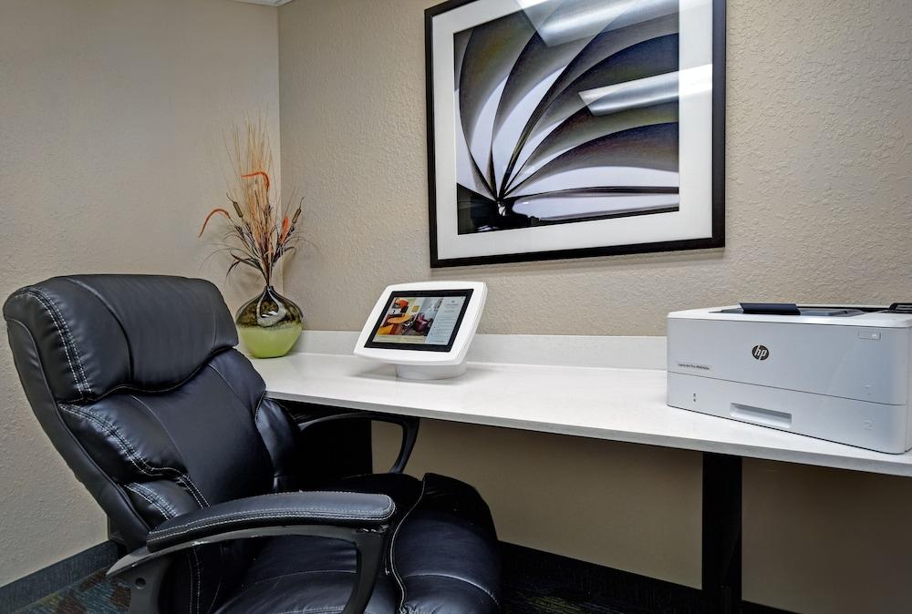 Candlewood Suites Columbia-Fort Jackson By Ihg Екстер'єр фото