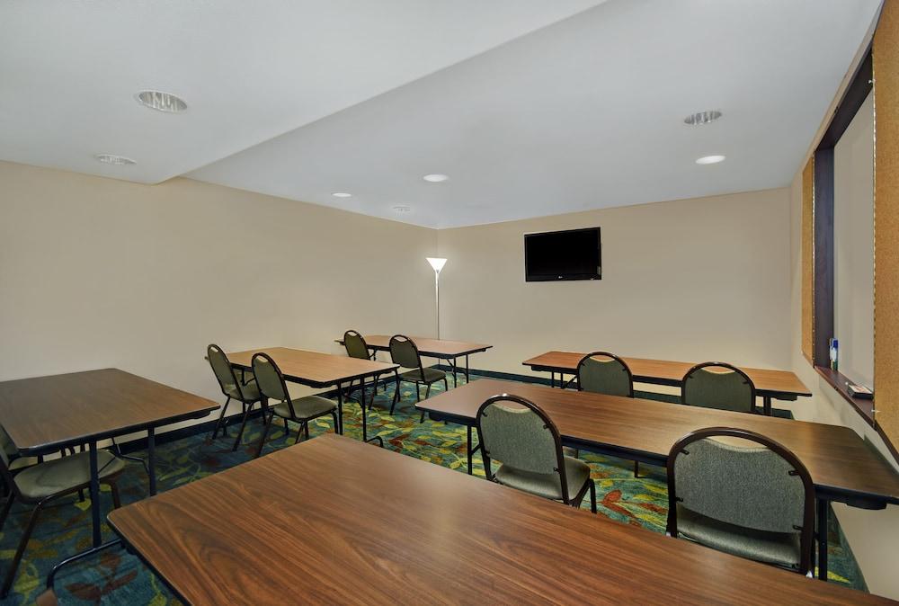 Candlewood Suites Columbia-Fort Jackson By Ihg Екстер'єр фото