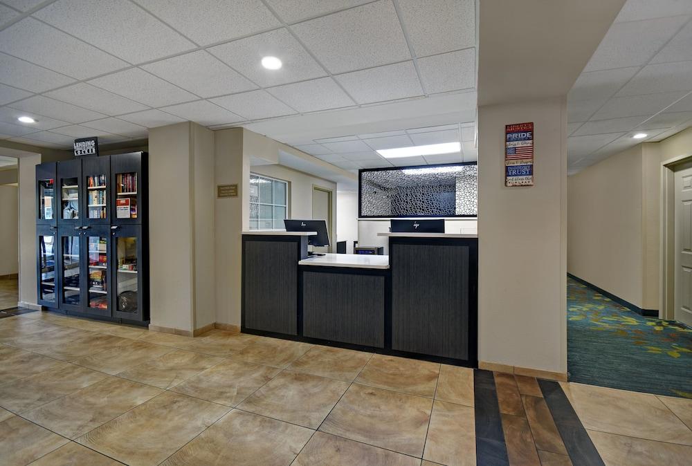 Candlewood Suites Columbia-Fort Jackson By Ihg Екстер'єр фото